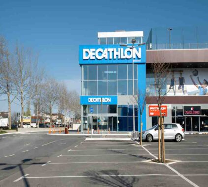 Decathlon Huda City Centre Metro Station Area